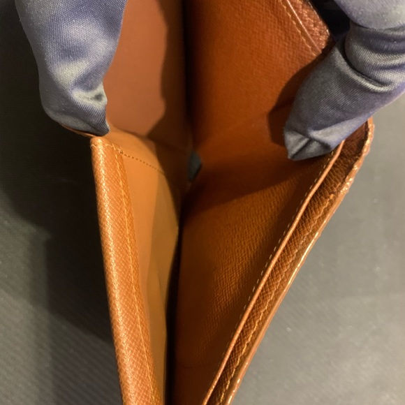 Louis Vuitton Monaghan Marco Bifold Wallet - Picture 6 of 16